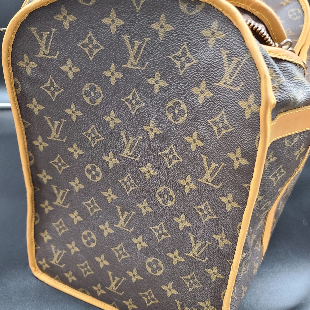 Louis Vuitton Sac Chien Monogram 40 Dog Carrier - Picture 3 of 9